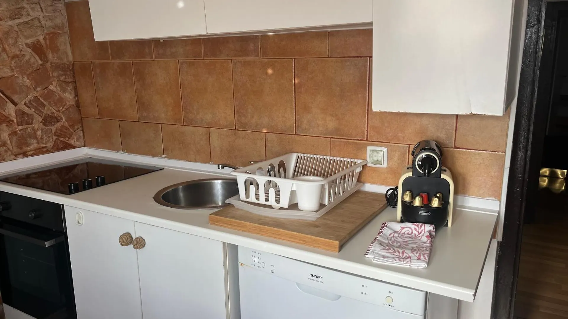 Apt With Balcony Near Rossio Lisbon Apartment